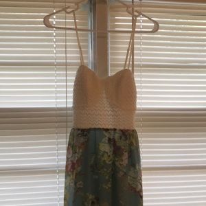 Dresses - Summer maxi dress with partial back out. Dresses - Summer maxi dress with partial back out.